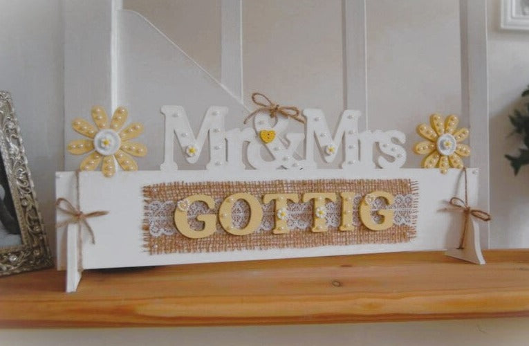 Personalised Mr & Mrs Sign 'Daisies'